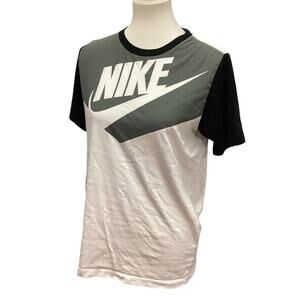 The Nike Tee Youth XL Standard Fit 100% Cotton Short Sleeve Crew Neck Tee Shirt